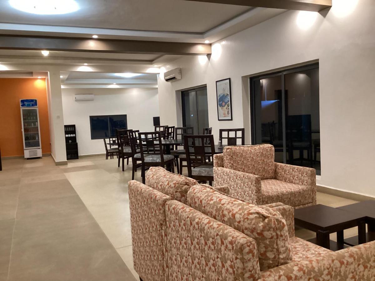 Adis Hotels Prime Ibadan Buitenkant foto